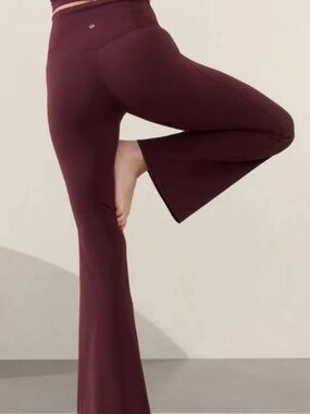 Athleta Elation flare leggings